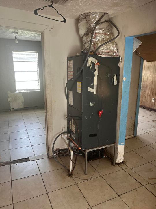 Activo con contrato: $64,900 (3 camas, 1 baños, 1072 Pies cuadrados)