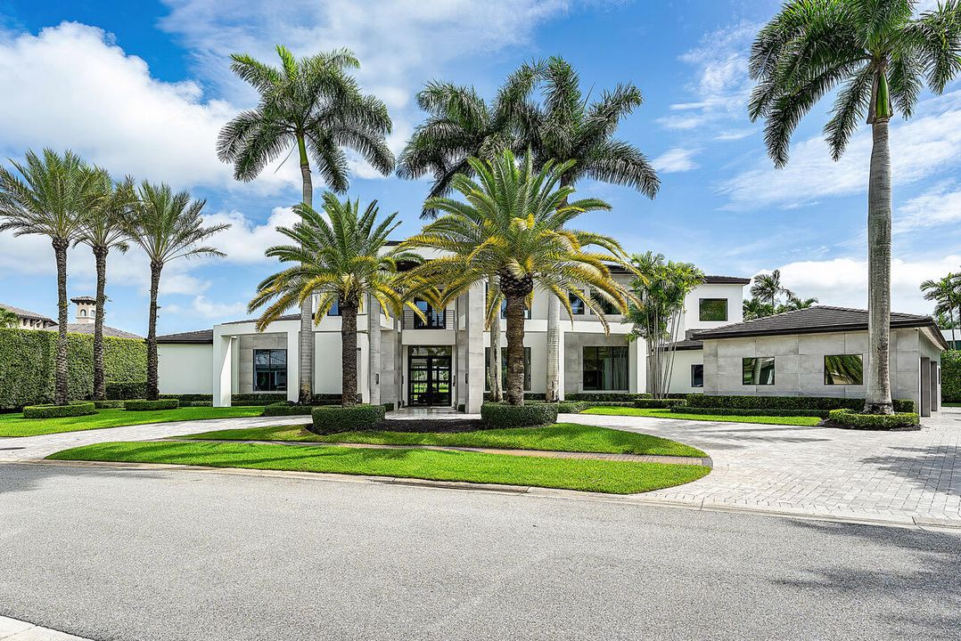 For Sale: $9,950,000 (6 beds, 8 baths, 9041 Square Feet)