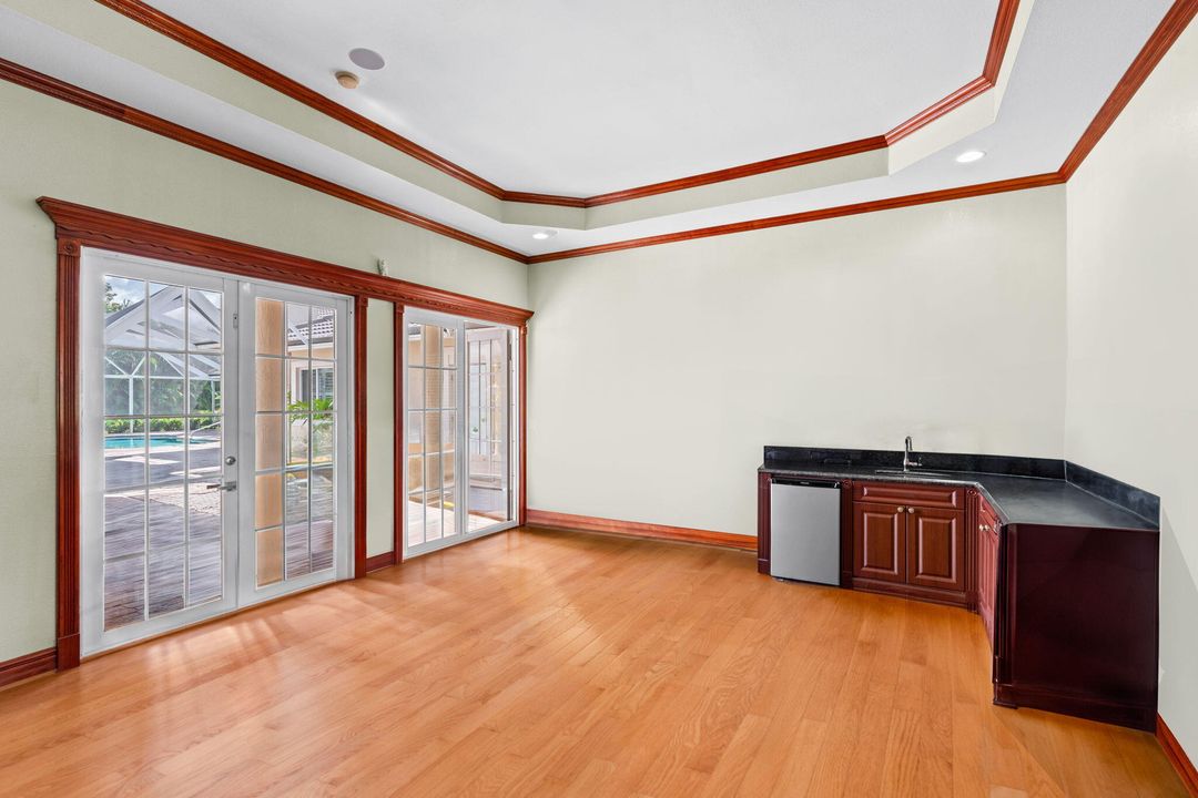 For Sale: $3,419,000 (5 beds, 4 baths, 3707 Square Feet)