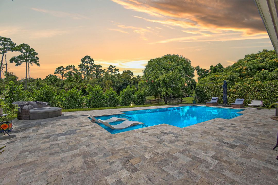 最近售出: $649,900 (3 贝兹, 2 浴室, 1889 平方英尺)