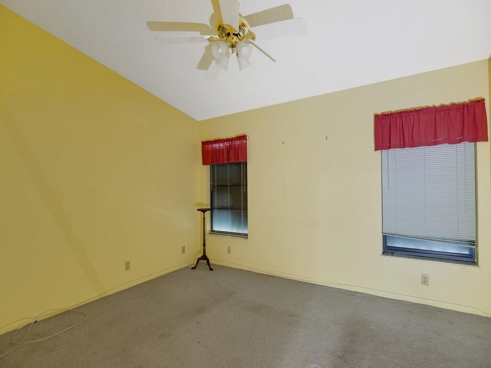 For Sale: $230,000 (2 beds, 2 baths, 1026 Square Feet)