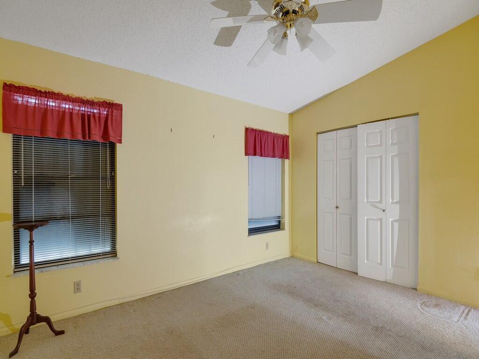 For Sale: $230,000 (2 beds, 2 baths, 1026 Square Feet)