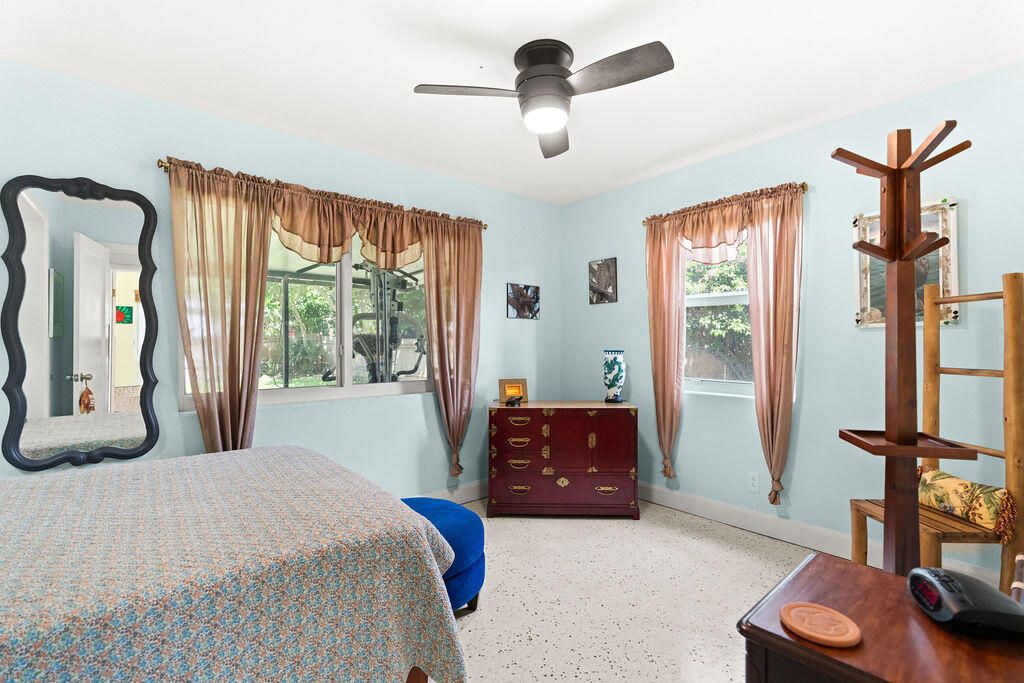 For Sale: $525,000 (2 beds, 2 baths, 1615 Square Feet)