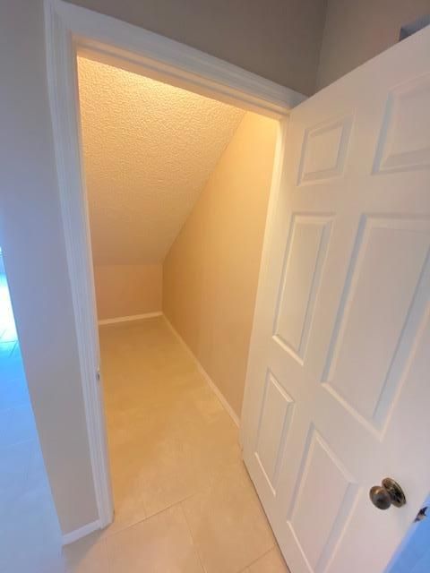 Active With Contract: $1,900 (2 beds, 2 baths, 1048 Square Feet)