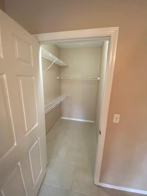 Active With Contract: $1,900 (2 beds, 2 baths, 1048 Square Feet)