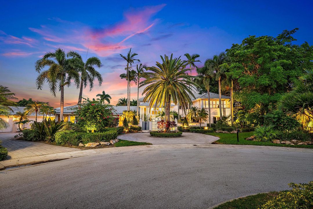 For Sale: $2,999,000 (4 beds, 5 baths, 5308 Square Feet)