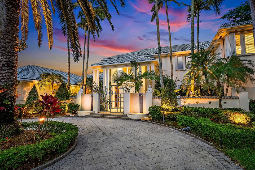 For Sale: $2,999,000 (4 beds, 5 baths, 5308 Square Feet)