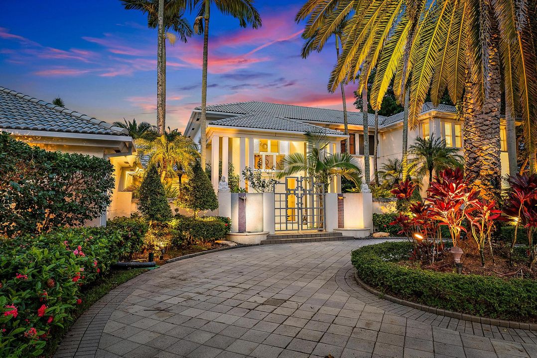 For Sale: $2,999,000 (4 beds, 5 baths, 5308 Square Feet)