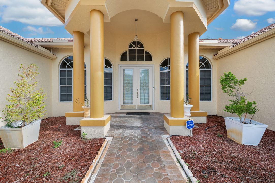 出租: $3,500 (4 贝兹, 3 浴室, 2750 平方英尺)