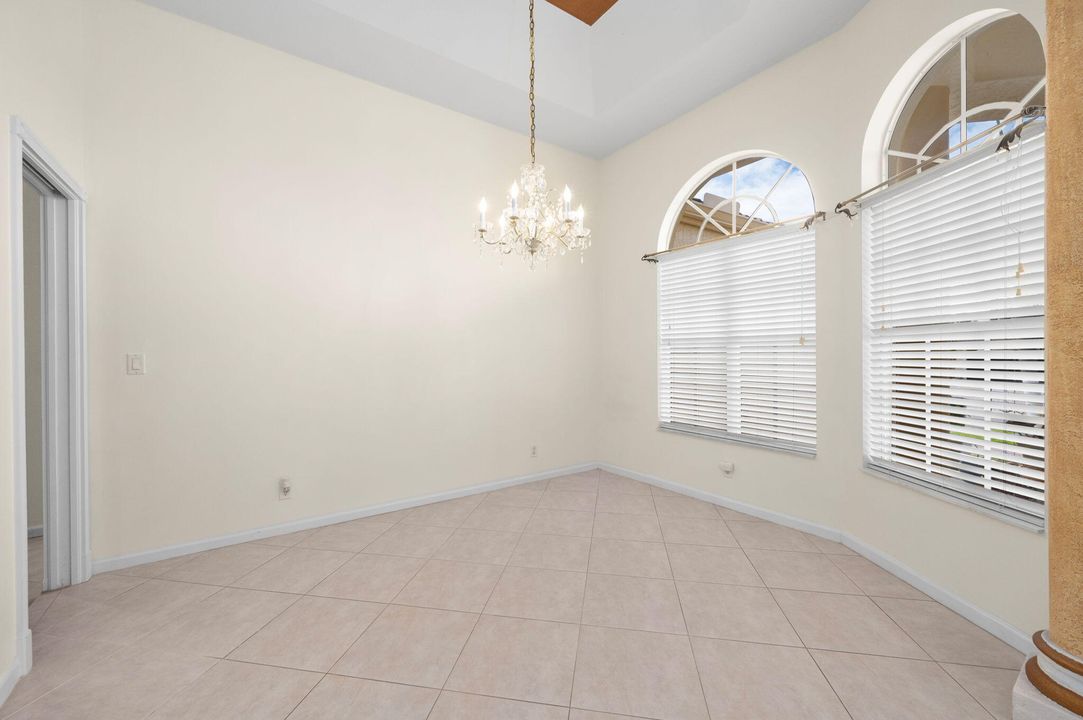 出租: $3,500 (4 贝兹, 3 浴室, 2750 平方英尺)