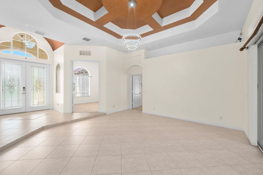 出租: $3,500 (4 贝兹, 3 浴室, 2750 平方英尺)