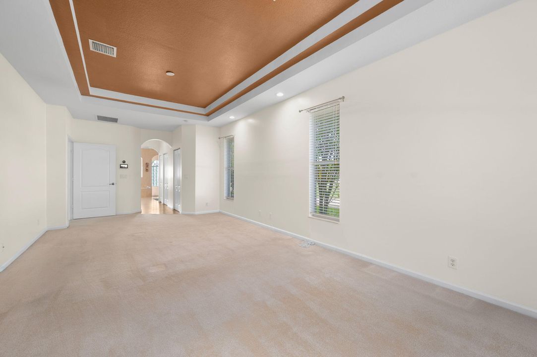 出租: $3,500 (4 贝兹, 3 浴室, 2750 平方英尺)