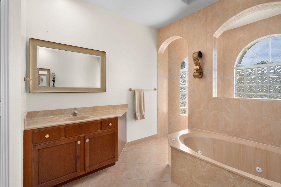 出租: $3,500 (4 贝兹, 3 浴室, 2750 平方英尺)