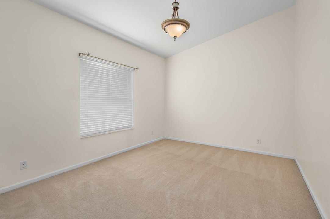 出租: $3,500 (4 贝兹, 3 浴室, 2750 平方英尺)