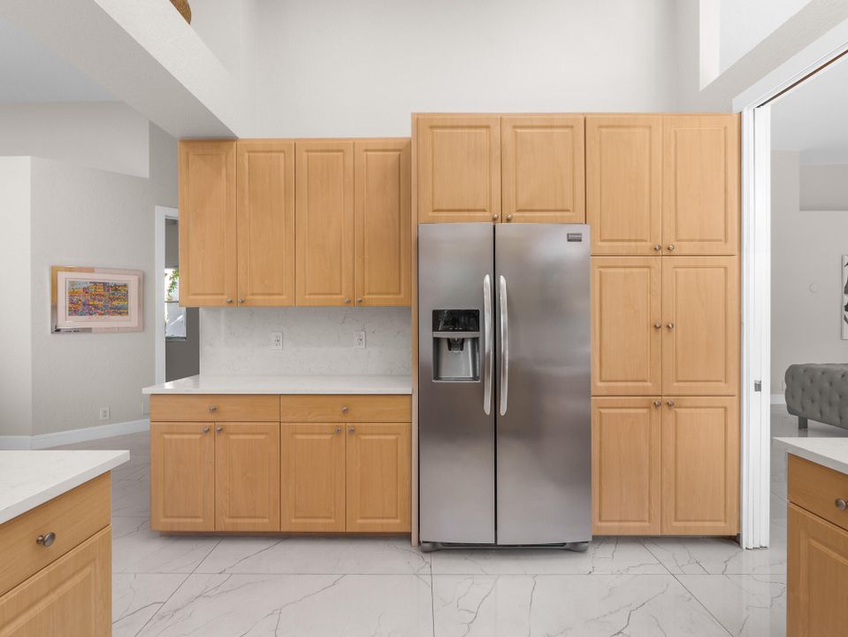 Activo con contrato: $1,195,000 (3 camas, 2 baños, 2706 Pies cuadrados)