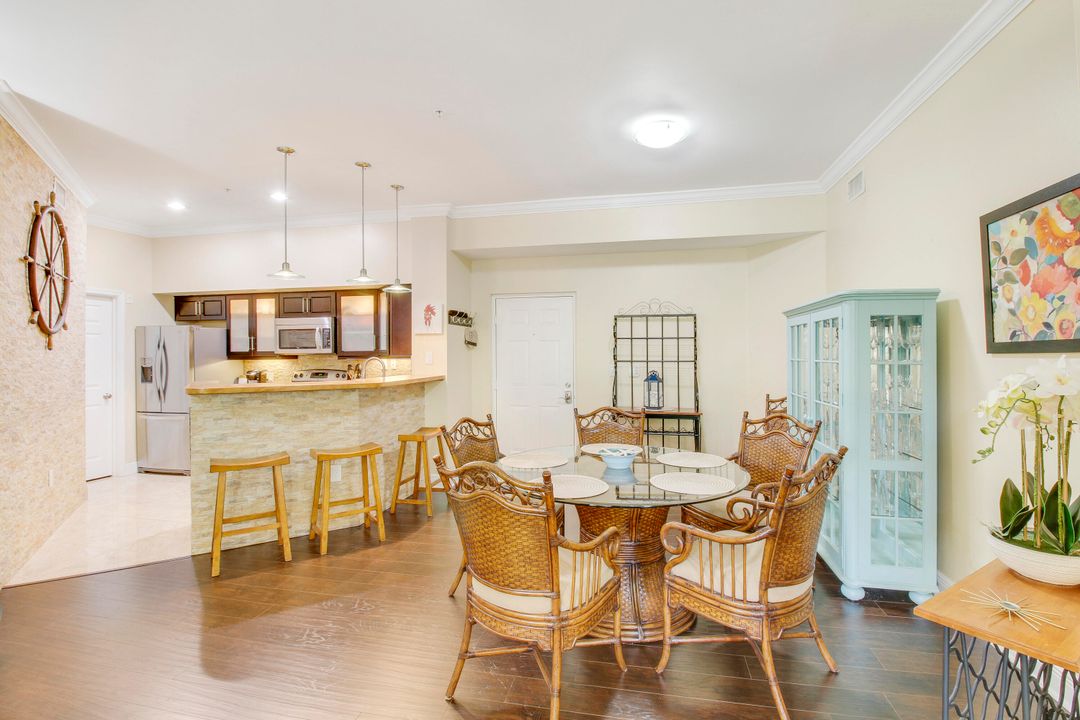 待售: $395,000 (2 贝兹, 2 浴室, 1332 平方英尺)