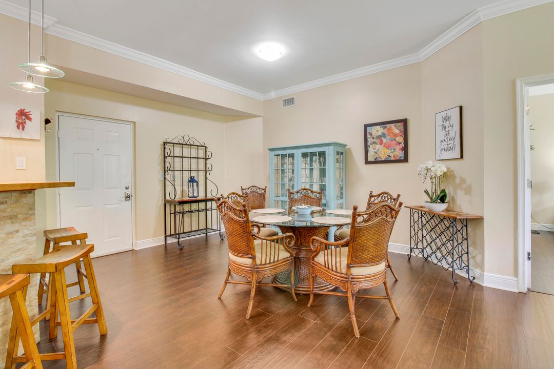 待售: $395,000 (2 贝兹, 2 浴室, 1332 平方英尺)