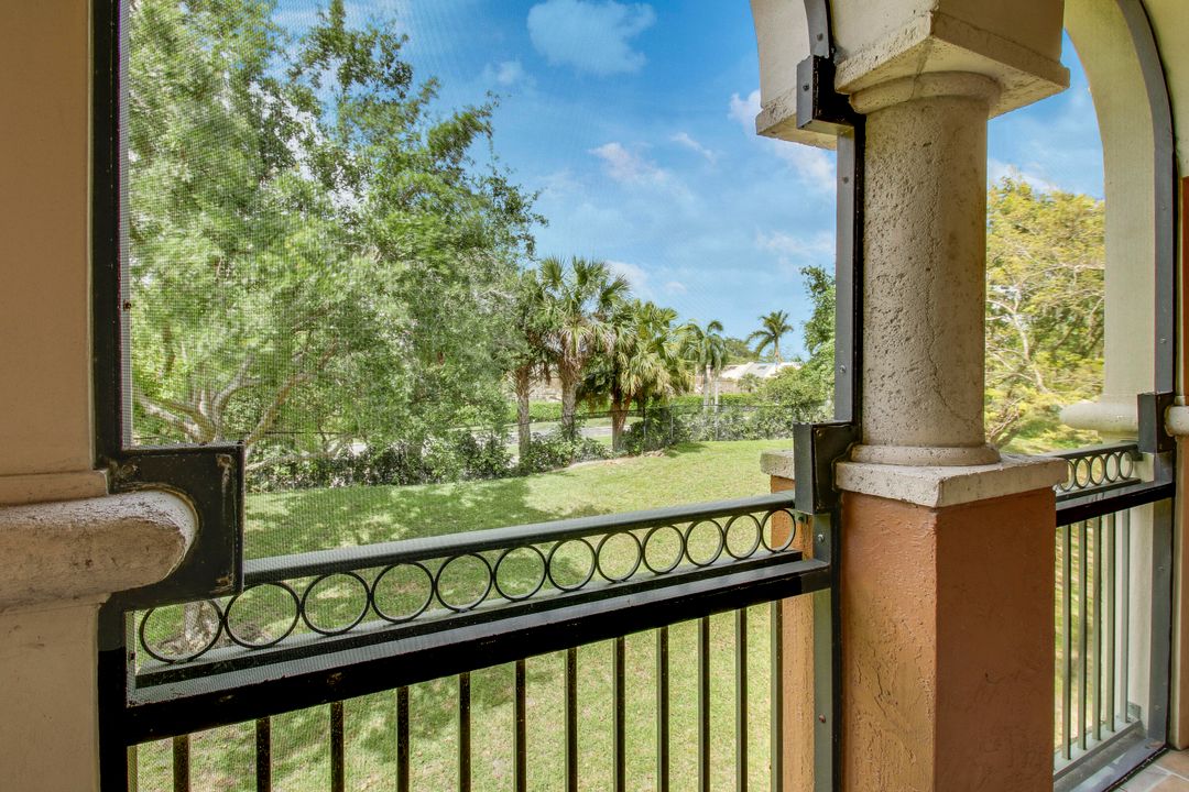 待售: $395,000 (2 贝兹, 2 浴室, 1332 平方英尺)