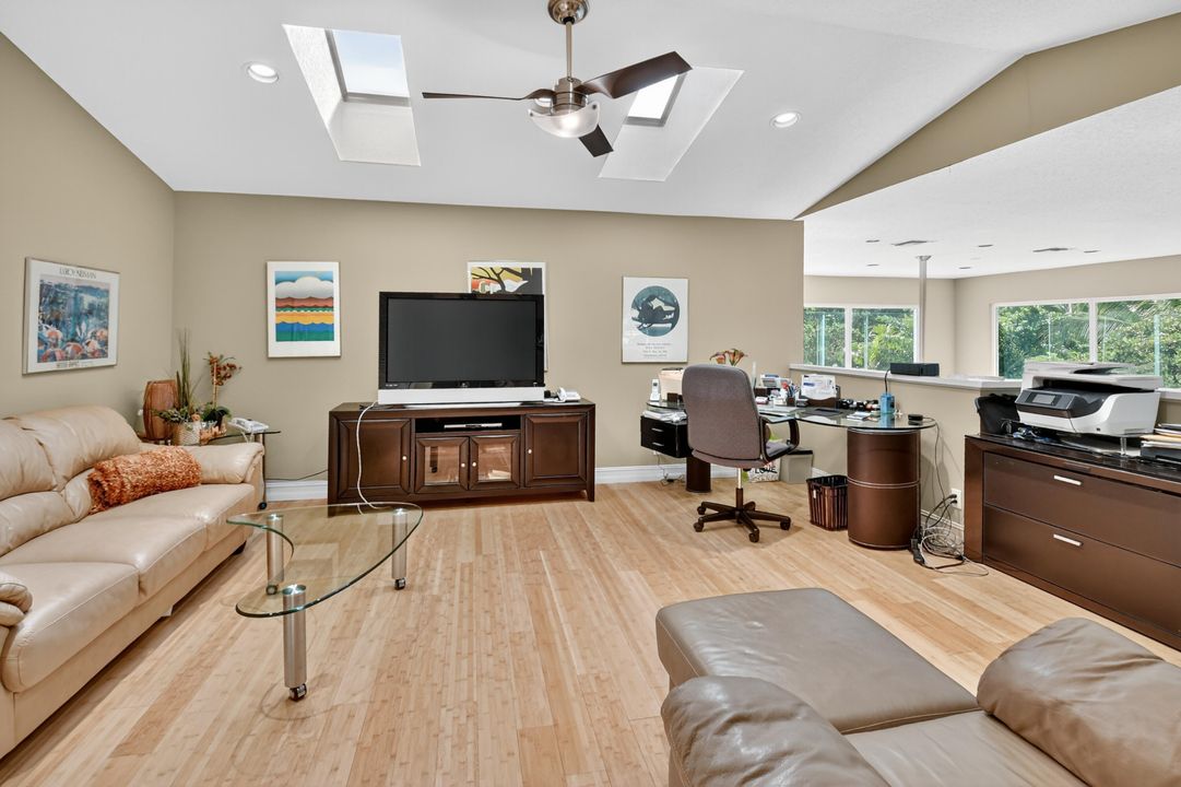 Active With Contract: $1,499,000 (4 beds, 5 baths, 3213 Square Feet)