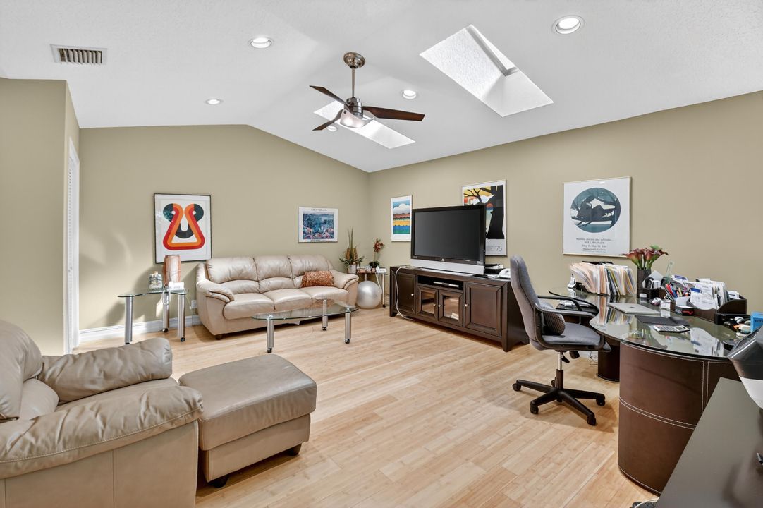 Active With Contract: $1,499,000 (4 beds, 5 baths, 3213 Square Feet)