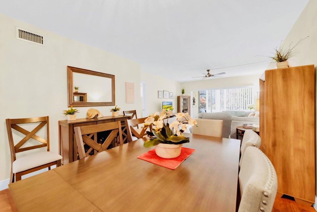 Activo con contrato: $164,000 (2 camas, 2 baños, 1013 Pies cuadrados)