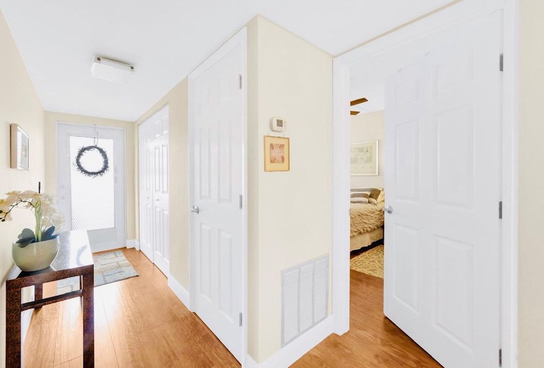 Activo con contrato: $164,000 (2 camas, 2 baños, 1013 Pies cuadrados)