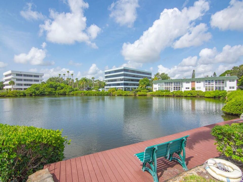 For Sale: $159,700 (2 beds, 2 baths, 1000 Square Feet)