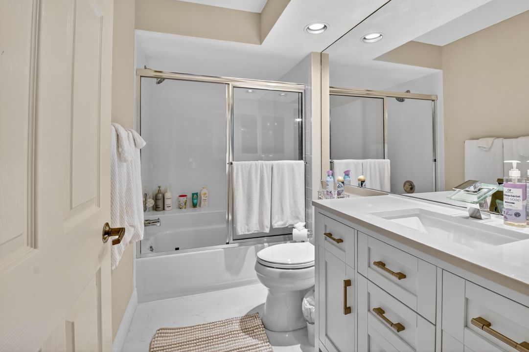 Active With Contract: $1,499,000 (4 beds, 5 baths, 3213 Square Feet)