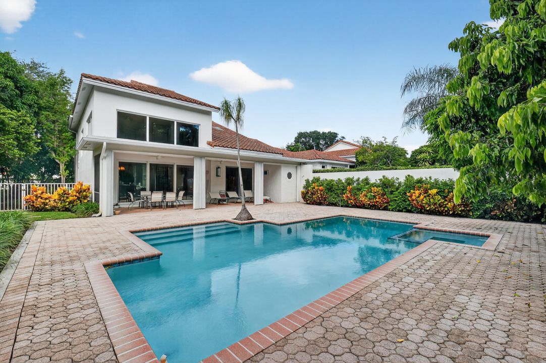 Active With Contract: $1,499,000 (4 beds, 5 baths, 3213 Square Feet)