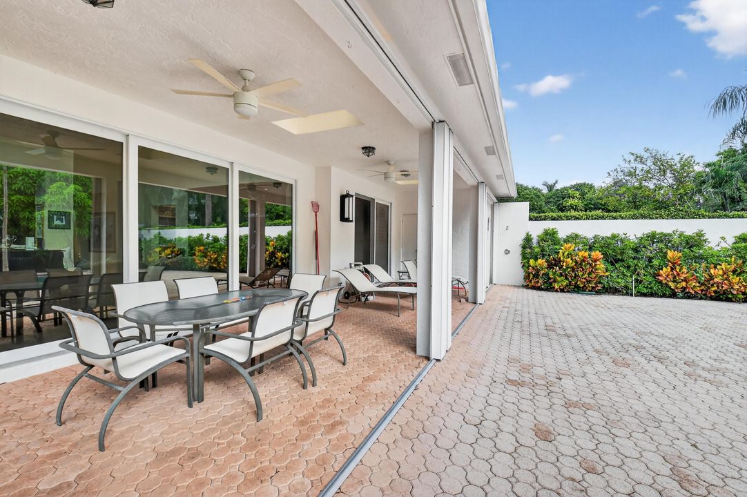 Active With Contract: $1,499,000 (4 beds, 5 baths, 3213 Square Feet)