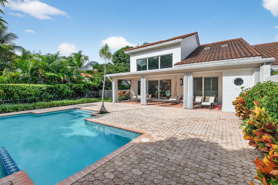 Active With Contract: $1,499,000 (4 beds, 5 baths, 3213 Square Feet)