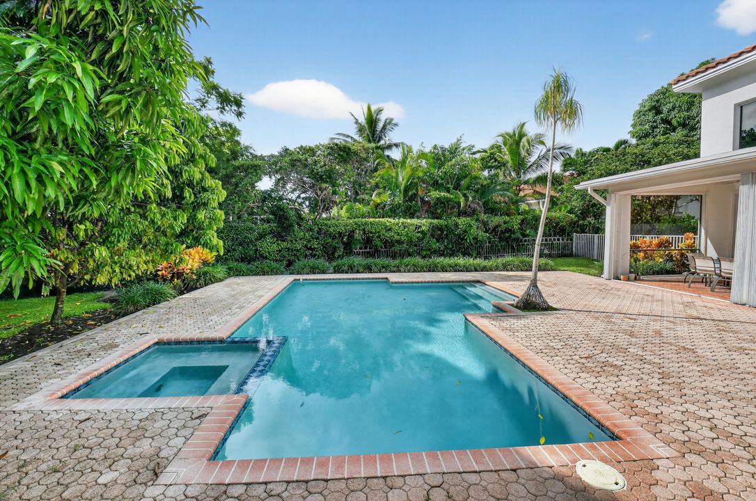 Active With Contract: $1,499,000 (4 beds, 5 baths, 3213 Square Feet)