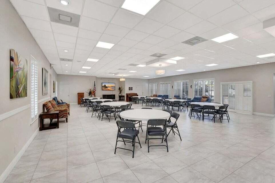 Activo con contrato: $164,000 (2 camas, 2 baños, 1013 Pies cuadrados)