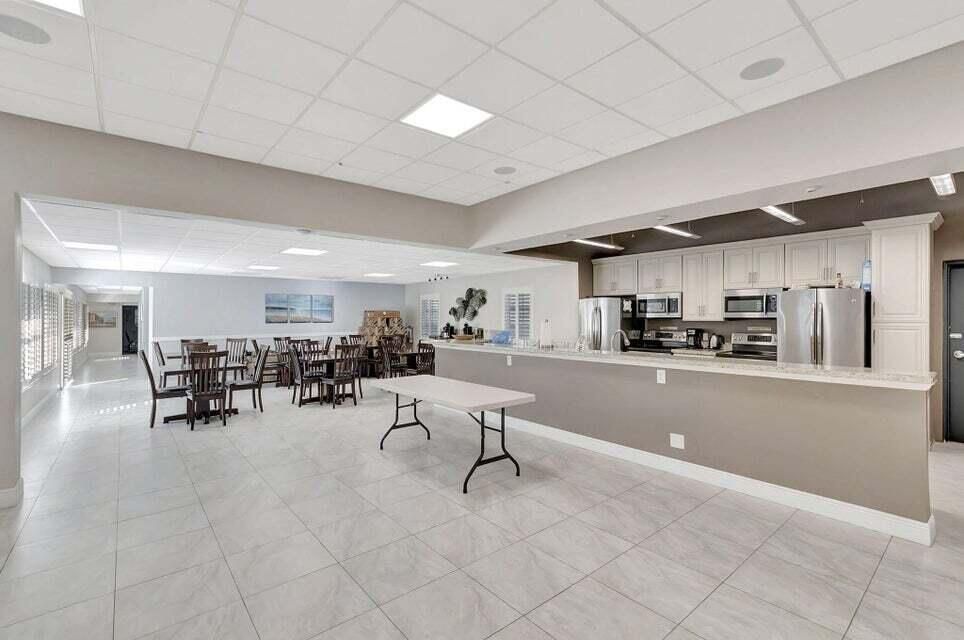 Activo con contrato: $164,000 (2 camas, 2 baños, 1013 Pies cuadrados)