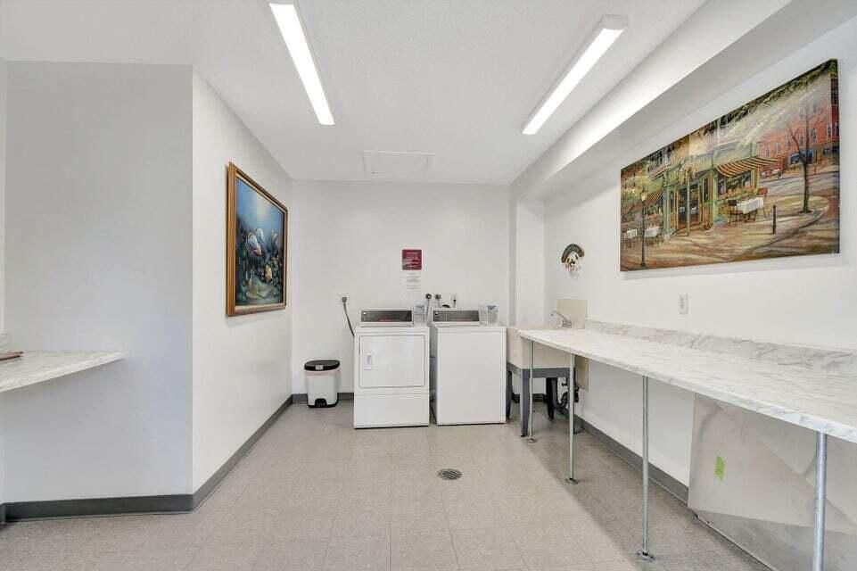 Activo con contrato: $164,000 (2 camas, 2 baños, 1013 Pies cuadrados)