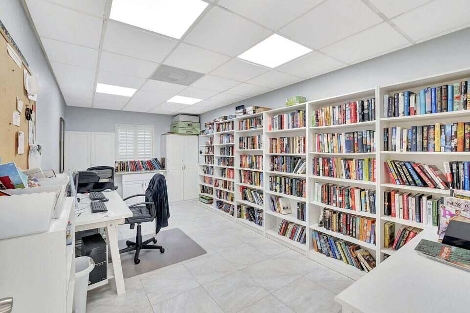 Activo con contrato: $164,000 (2 camas, 2 baños, 1013 Pies cuadrados)