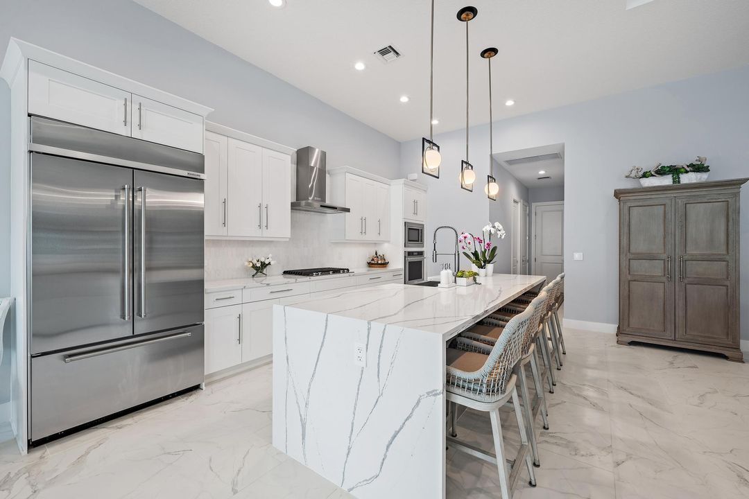 Под контрактом: $1,289,000 (3 спален, 2 ванн, 2922 Квадратных фут)