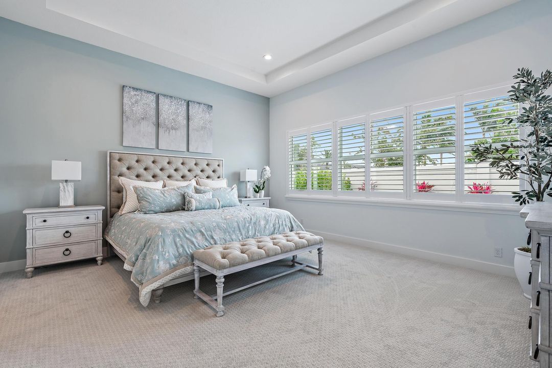 Под контрактом: $1,289,000 (3 спален, 2 ванн, 2922 Квадратных фут)