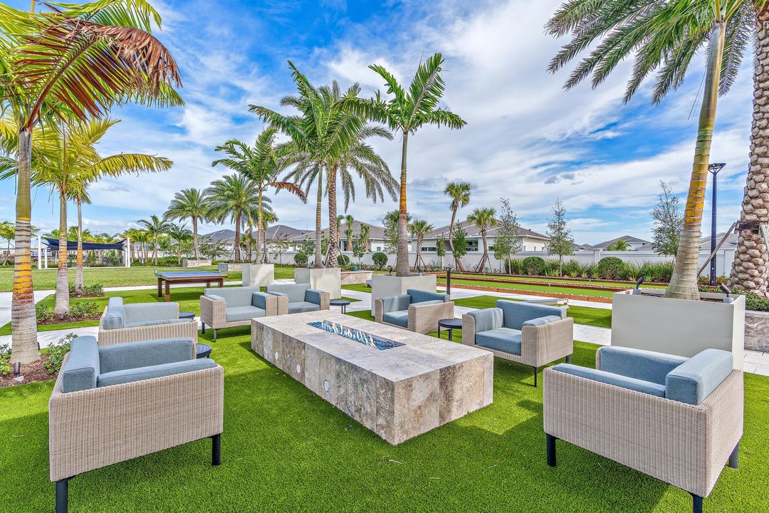 Под контрактом: $1,289,000 (3 спален, 2 ванн, 2922 Квадратных фут)