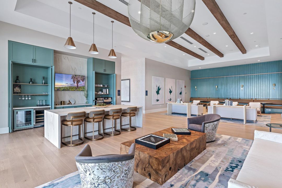 Под контрактом: $1,289,000 (3 спален, 2 ванн, 2922 Квадратных фут)