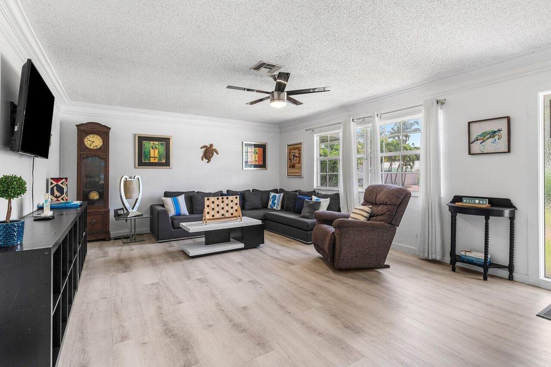 For Rent: $8,000 (4 beds, 2 baths, 1746 Square Feet)