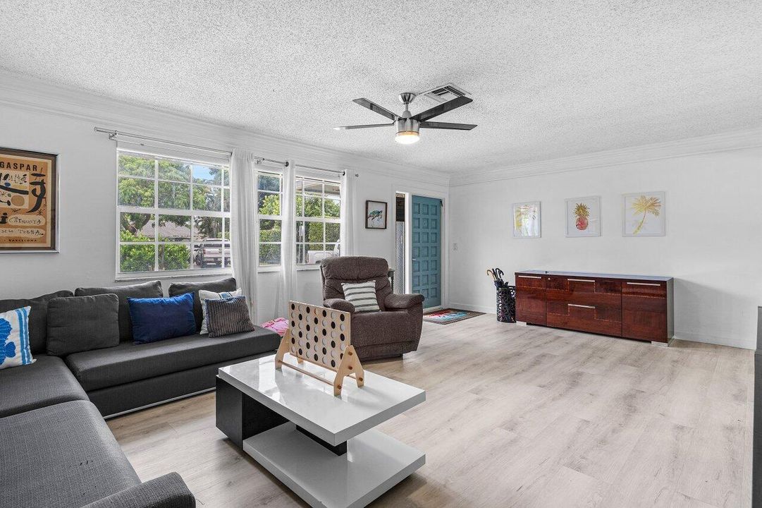 For Rent: $8,000 (4 beds, 2 baths, 1746 Square Feet)