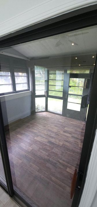 Под контрактом: $2,250 (2 спален, 2 ванн, 1096 Квадратных фут)