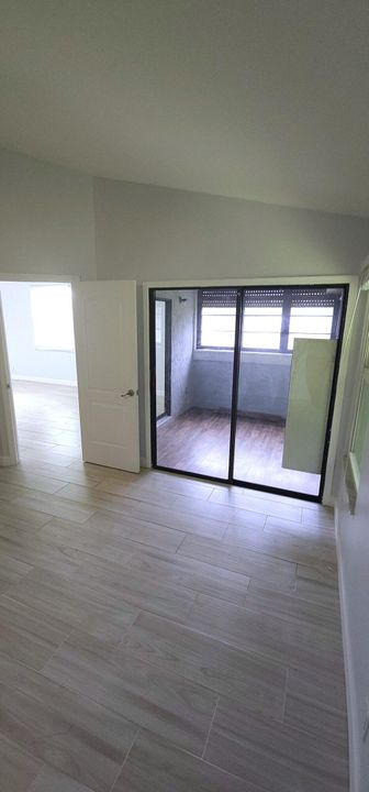 Под контрактом: $2,250 (2 спален, 2 ванн, 1096 Квадратных фут)