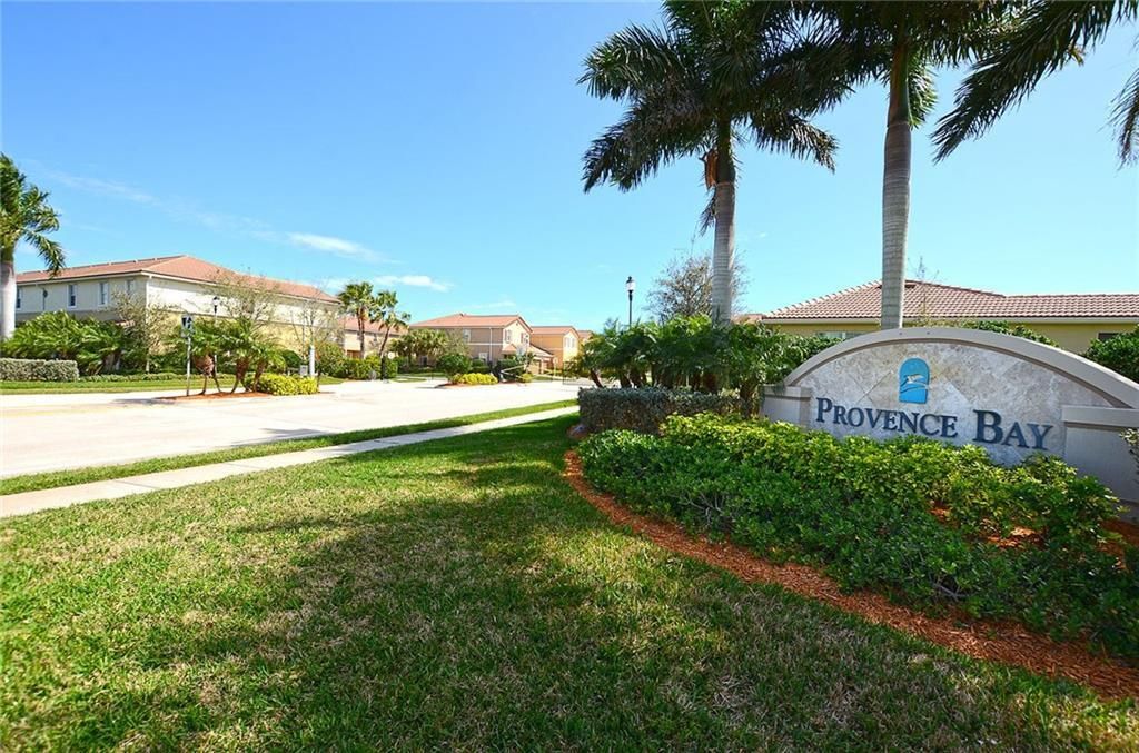 Vendido Recientemente: $399,000 (3 camas, 2 baños, 2275 Pies cuadrados)