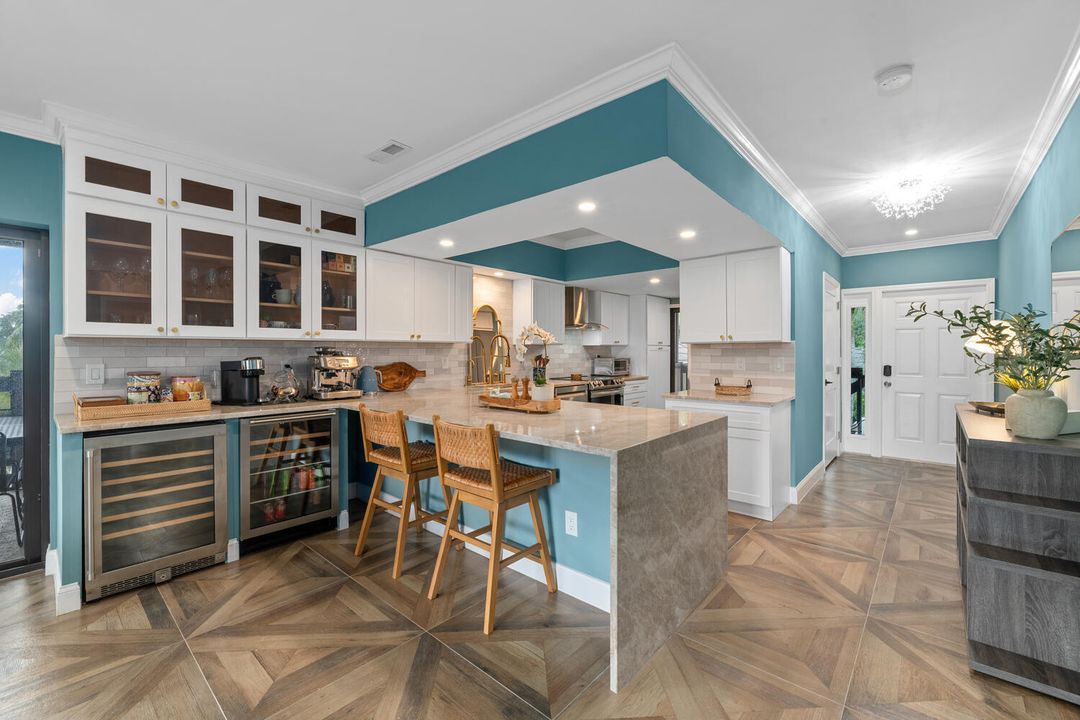 出租: $10,500 (3 贝兹, 3 浴室, 1800 平方英尺)