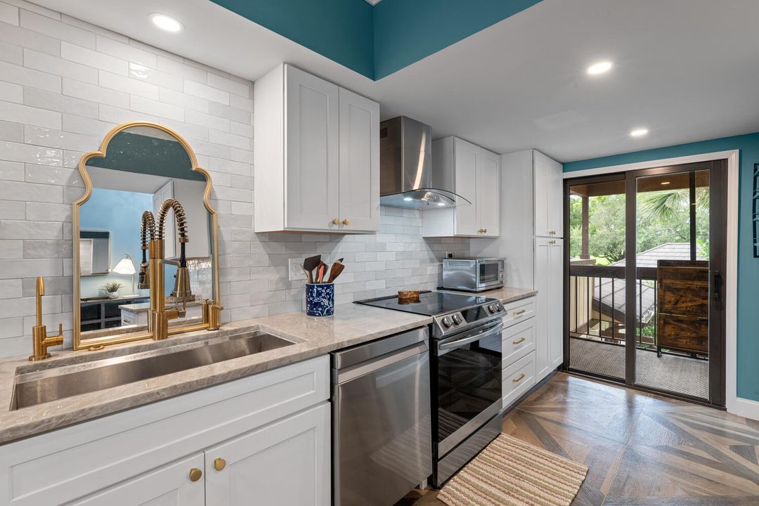 出租: $10,500 (3 贝兹, 3 浴室, 1800 平方英尺)