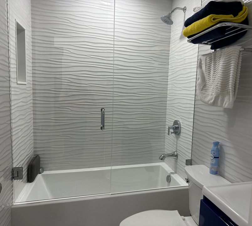 Active With Contract: $4,500 (2 beds, 2 baths, 1092 Square Feet)