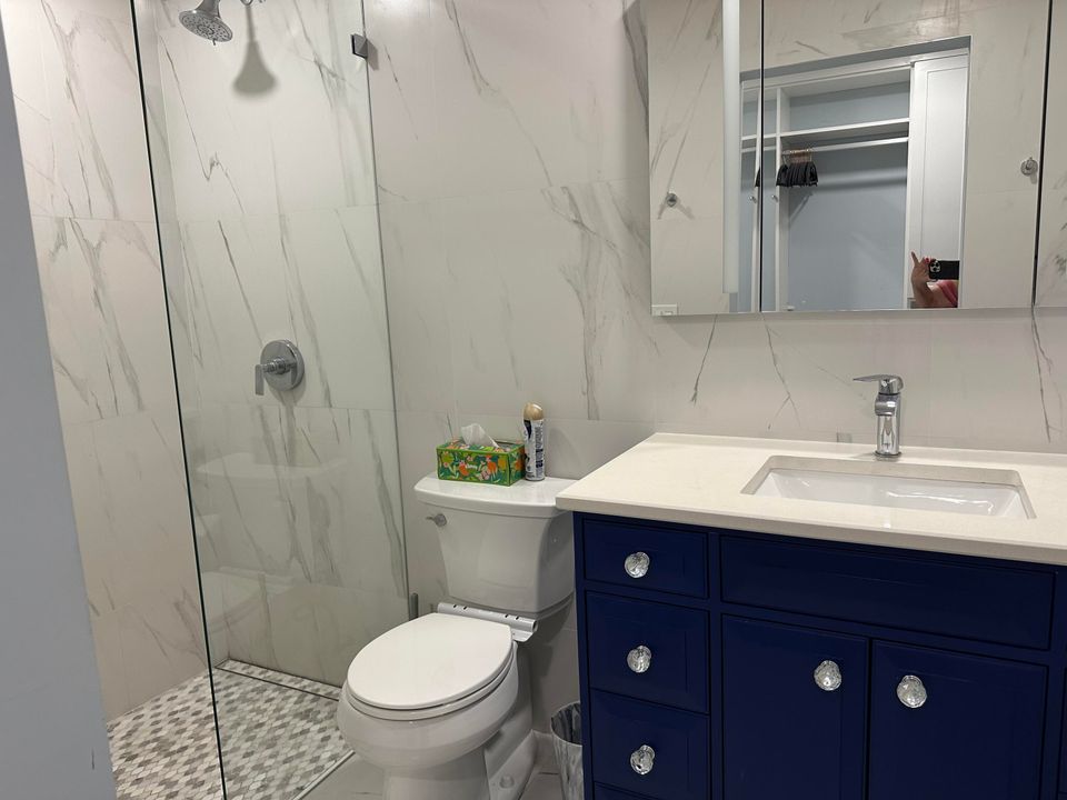 Active With Contract: $4,500 (2 beds, 2 baths, 1092 Square Feet)