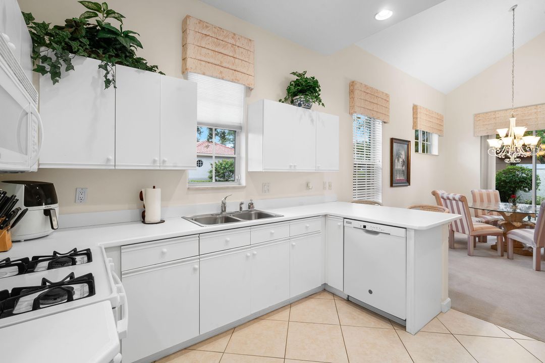 Active With Contract: $4,500 (3 beds, 2 baths, 1471 Square Feet)